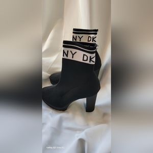 DKNY Womens Shoe's, Size 6.5 Black